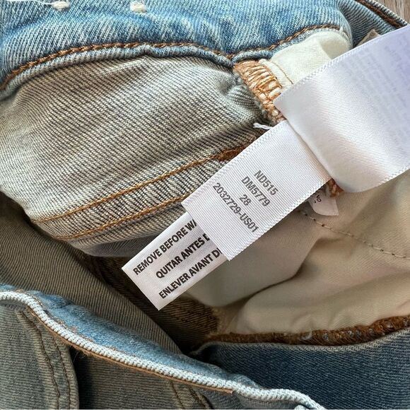 The Perfect Vintage Straight Jean in Danby Wash: Knee-Rip Edition women’s‎ 28 - Picture 6 of 9